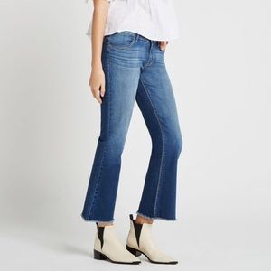 Cropped Frayed Hem Jeans